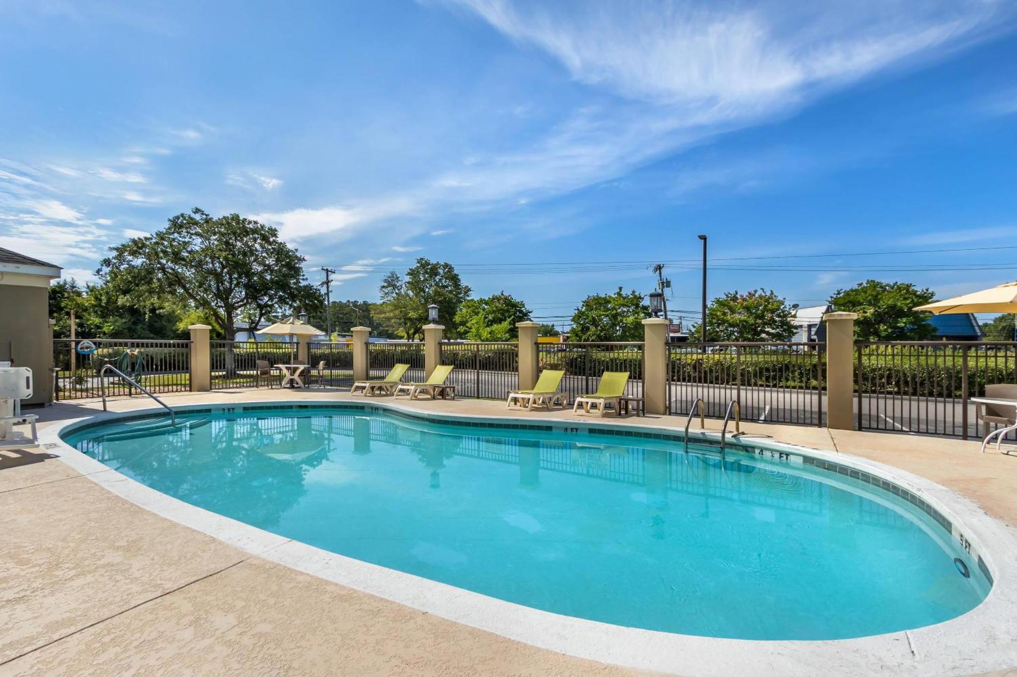 Comfort Suites Myrtle Beach Central Exterior foto
